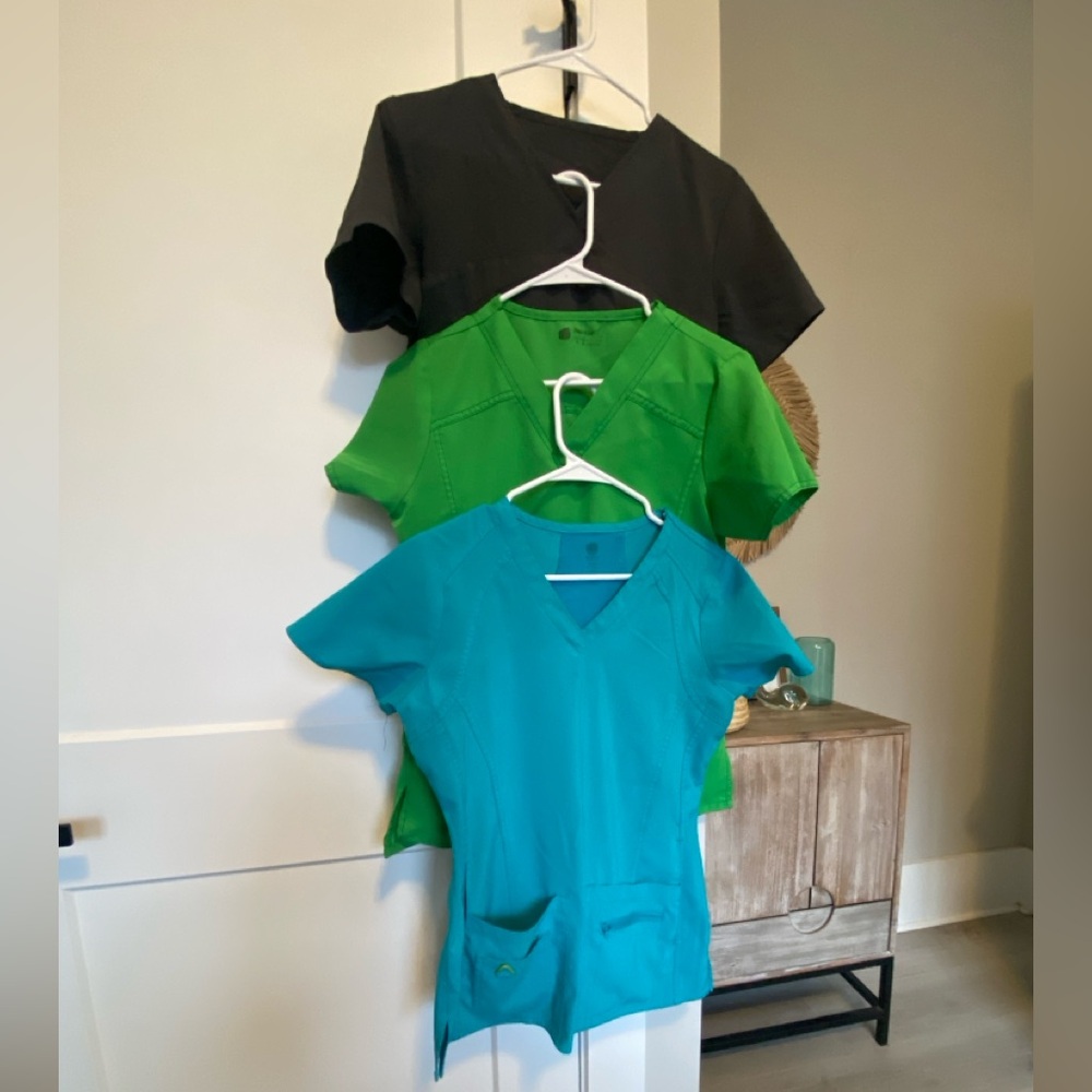 BUNDLE ⭐️Green, Teal and Black Scrub Tops - Picture 1 of 5